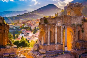 Uncover the secrets of Taormina's ruins